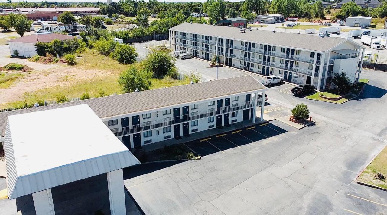 Economy Hotel Plus Оклахома-Сити Экстерьер фото