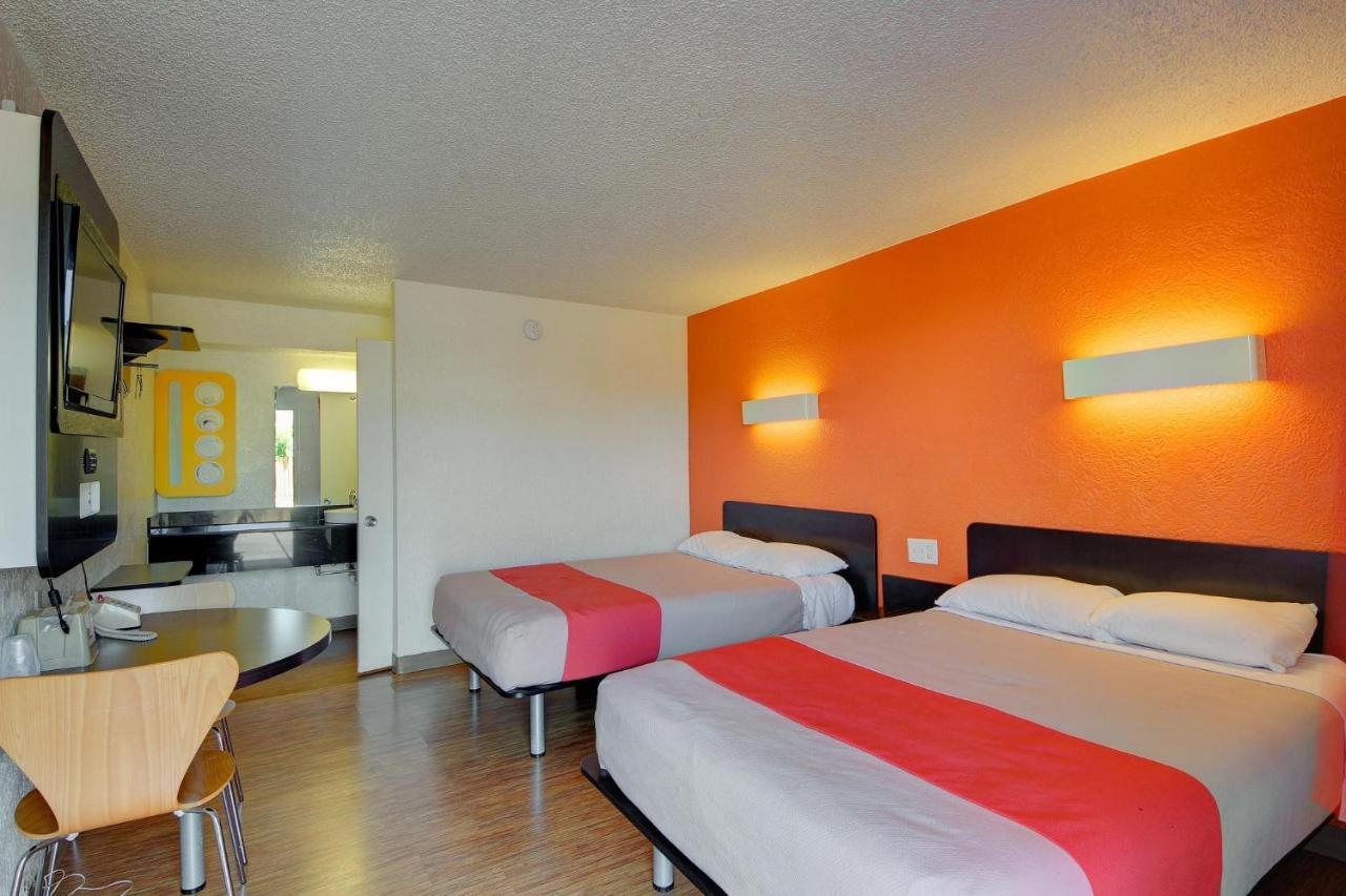 Economy Hotel Plus Оклахома-Сити Экстерьер фото